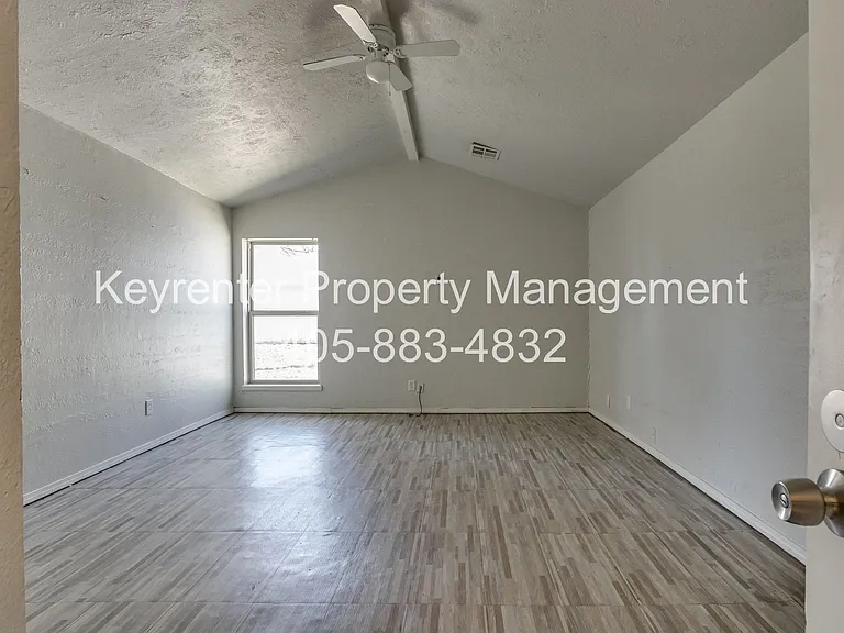 6913 Fawn Canyon Dr — Photo 35