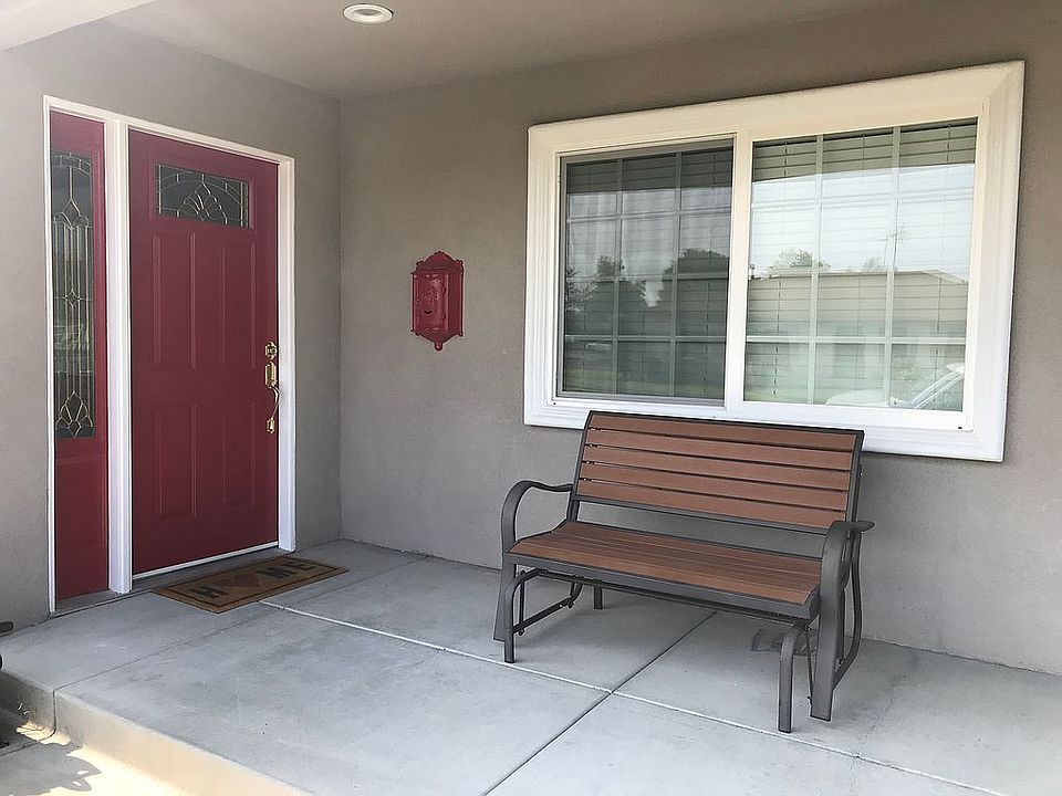 1st image of 13704 Gardenland Ave