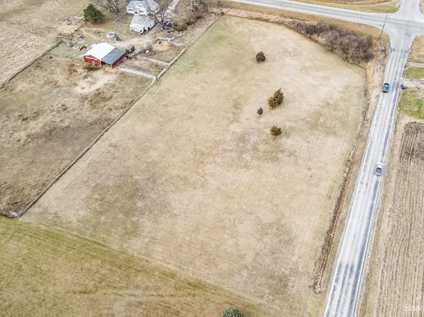 10141 Sylvania Petersburg Rd, Ottawa Lake, MI 49267