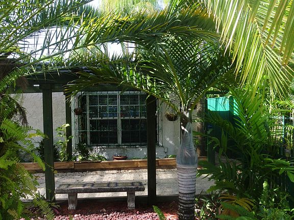 4th image of 1828 SW 14th Ter