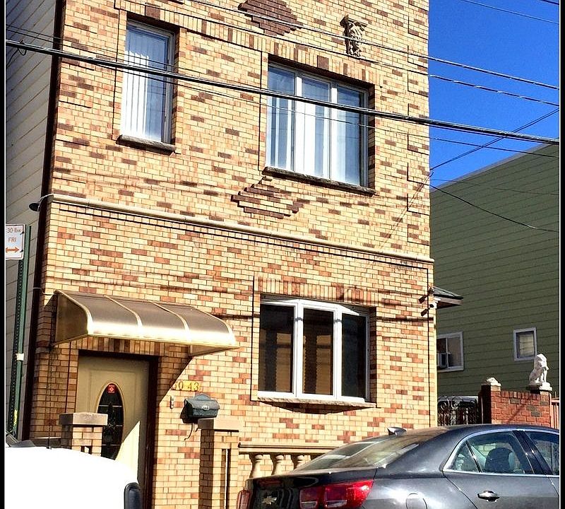 2nd image of 6043 56th St