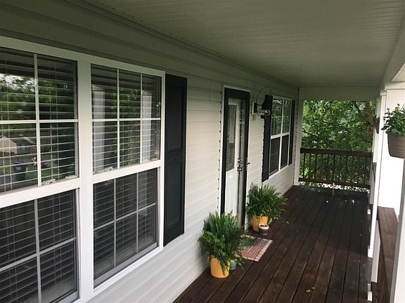 4th image of 134 Rockdale Ct SE