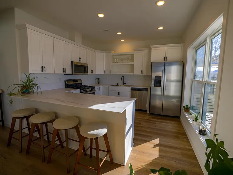 382 Taylor St — Photo 4