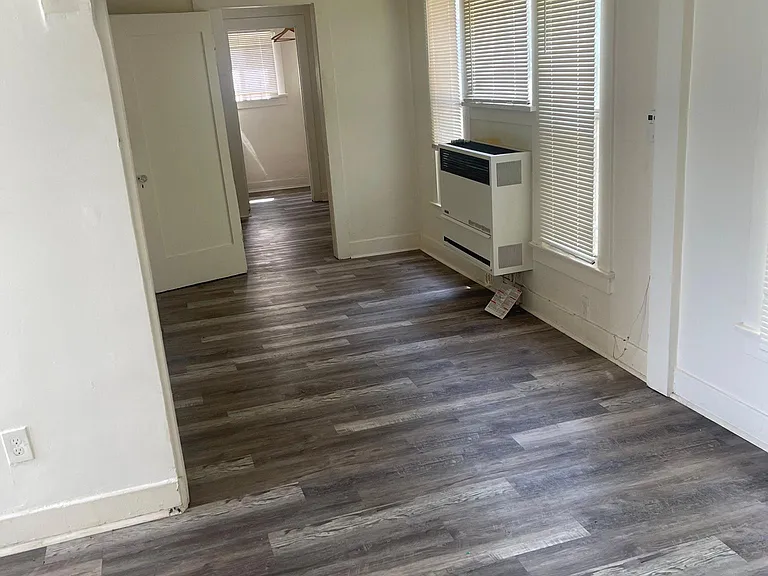 1348 W 40th Pl — Photo 6