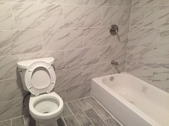 3rd image of 11946 147th St