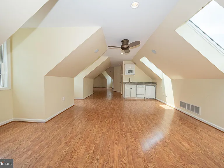 101 E Brookhaven Rd — Photo 89