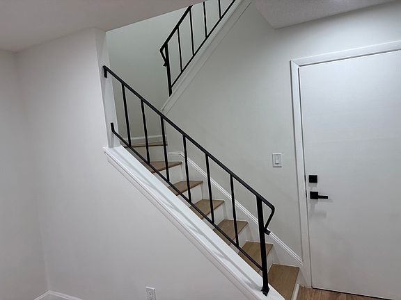 5th image of 12 Greenbrook Dr Unit 12