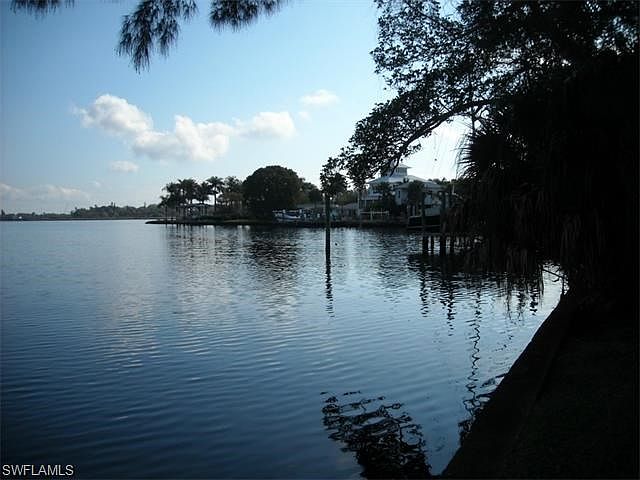 Endless River view.....his view is to the East on the Caloosahatchee River