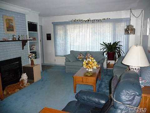 2nd image of 586 S Long Beach Ave