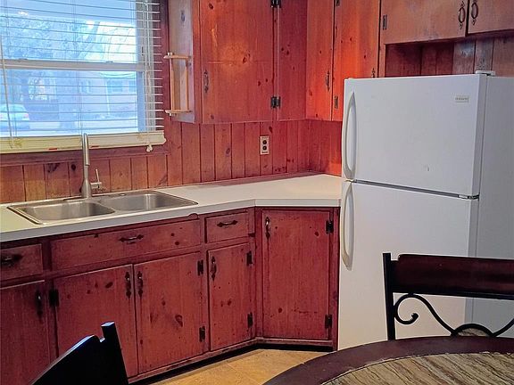 4th image of 159 Edgewood Dr