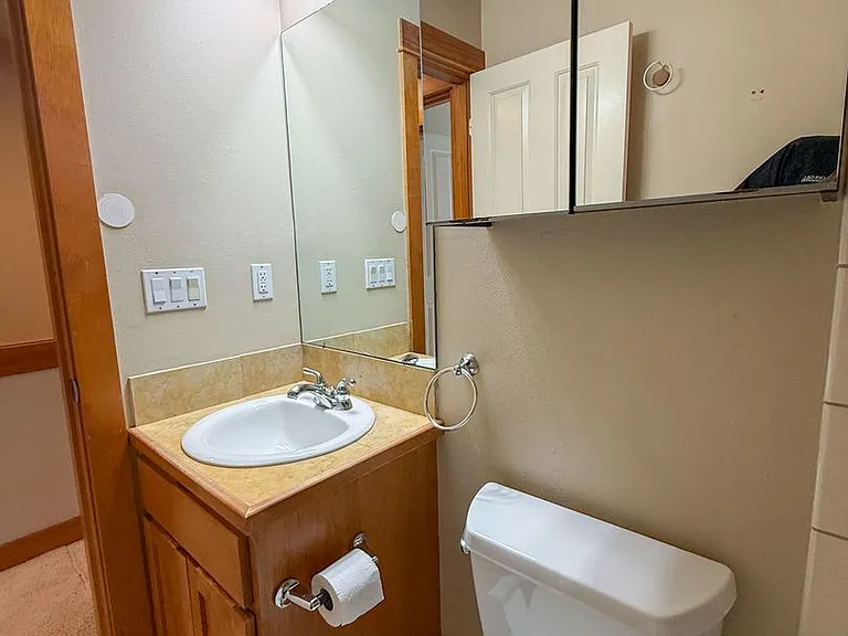 2325 Franklin Ave E #A — Photo 17
