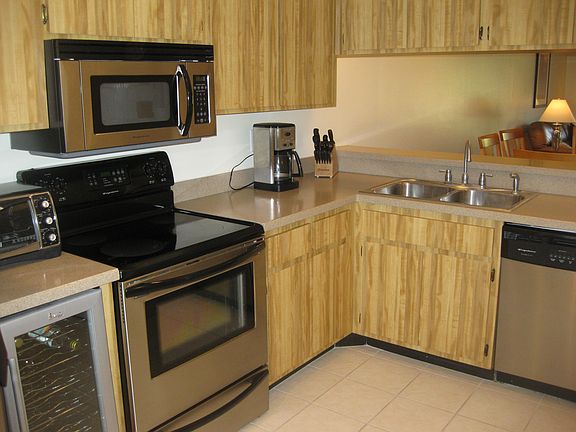 4th image of 226 Mary Dr