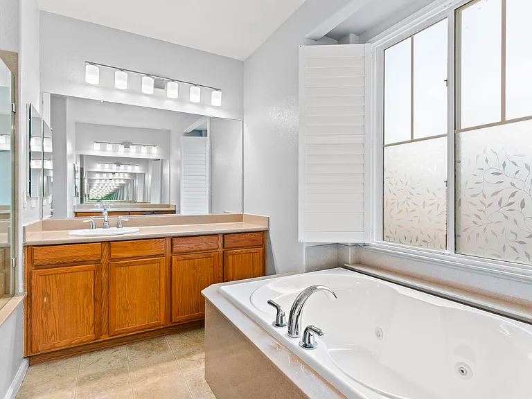 3927 Hidden Grove Ln — Photo 22