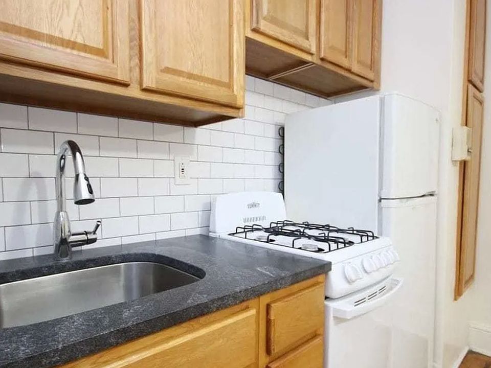 1st image of 3119 33rd St #1