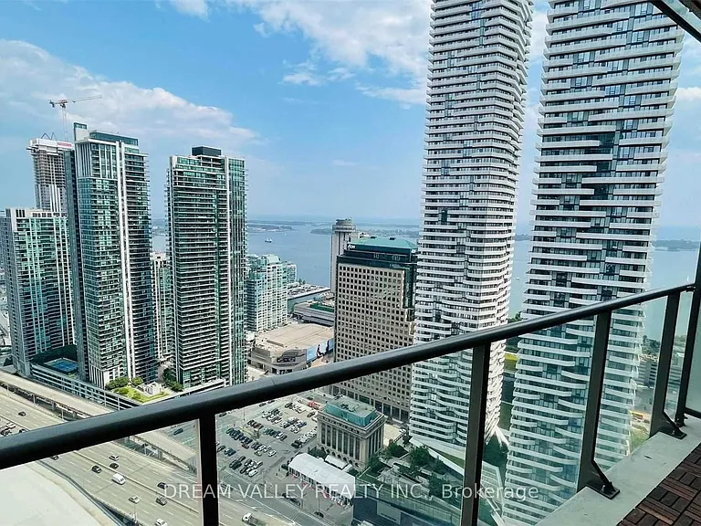 65 Bremner Blvd #3908 — Photo 9