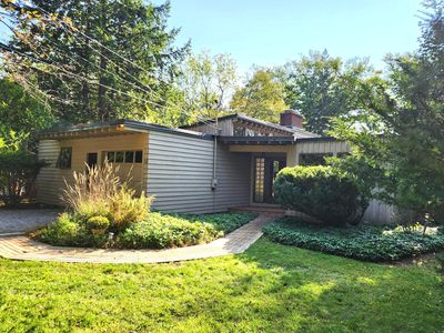 12 University Place, Orono, ME, 04473