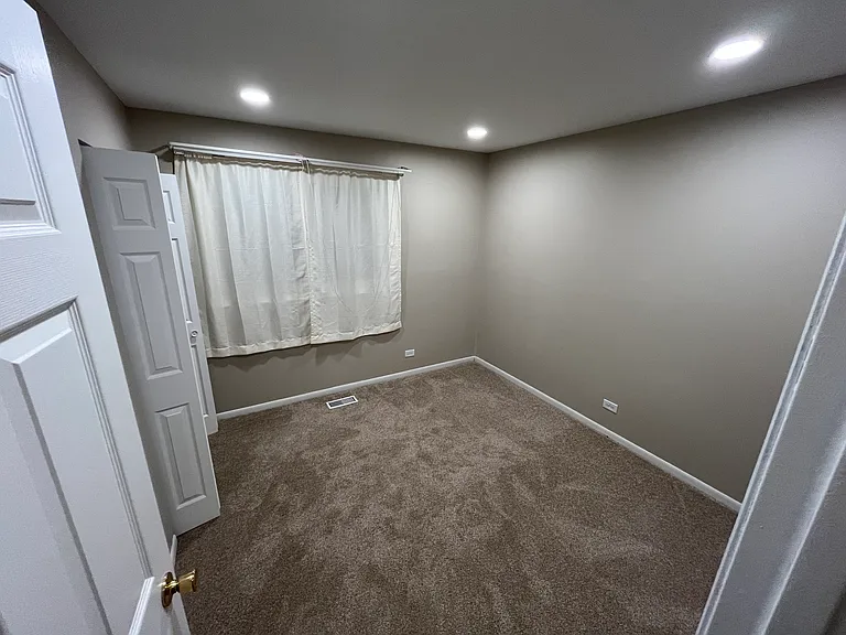 348 Ruth Cir — Photo 5