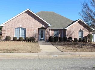 1718 Heritage Dr, Mineola, TX 75773