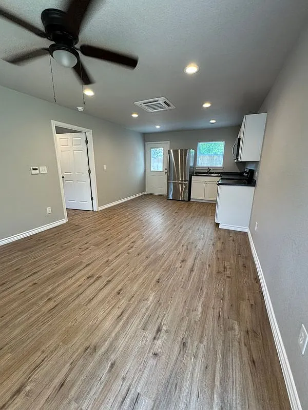 1 bed, 1.0 bath, 528 sqft, $1,300 — Photo 3