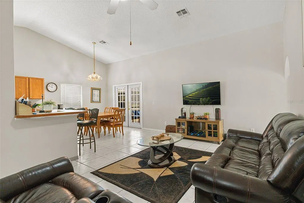 4 bed, 2.0 bath, 1546 sqft, $2,500 — Photo 4