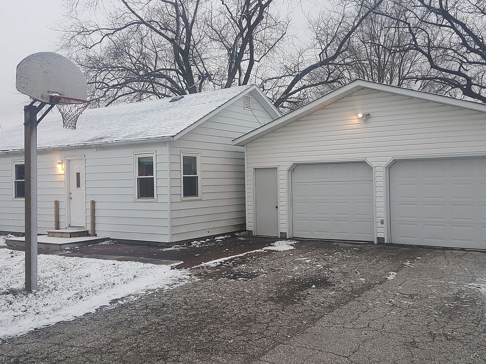 1st image of 28 7th St N