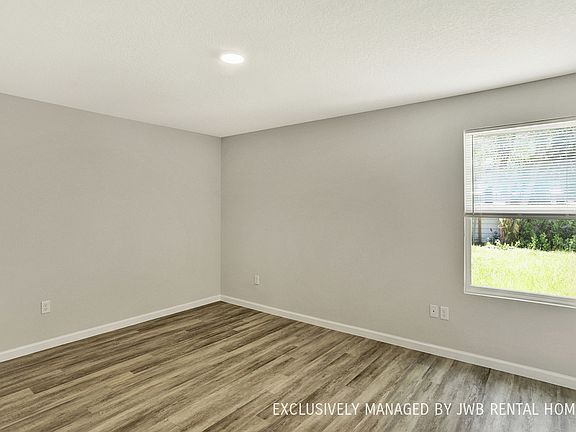4th image of 3928 Autumn Ln