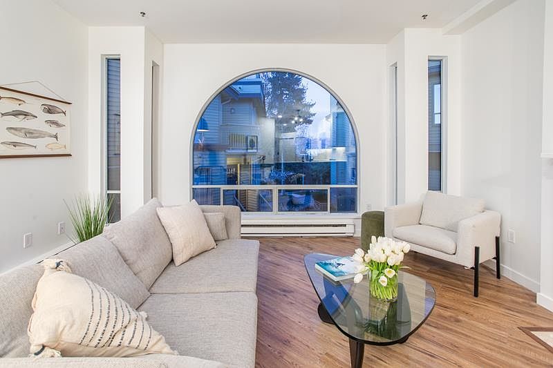 1st image of 1100 W 7th Ave #207