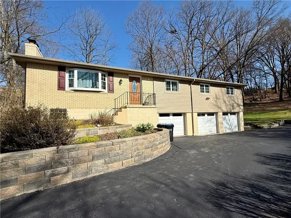 852 E Arcadia Dr, Pittsburgh, PA 15237