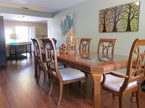 4th image of 337 Somerset Cir