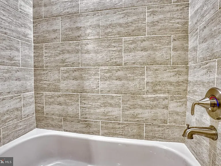 3810 Foster Ave — Photo 28