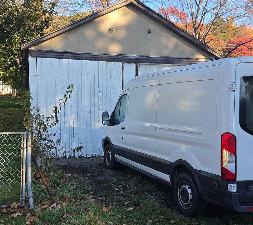 1st image of 520 E Colliery Ave