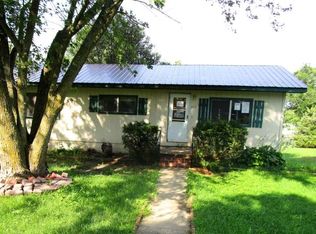 403 Madison St, Pickrell, NE 68422