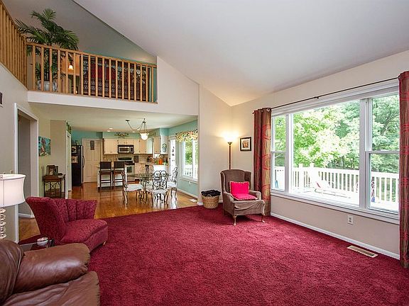5th image of 847 Travis Ct