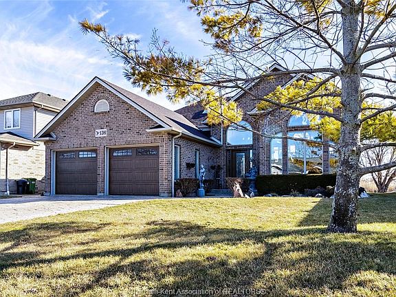 3rd image of 136 Mousseau Cres