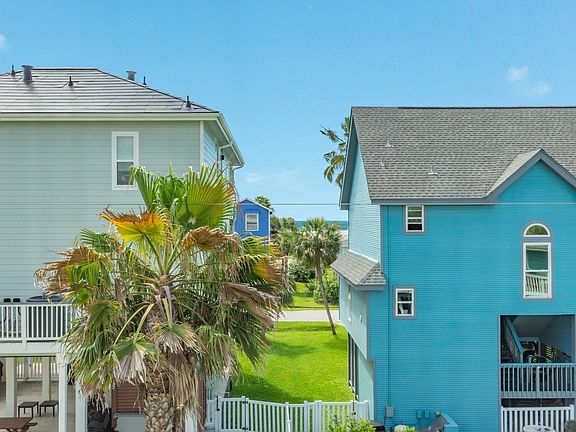 5th image of 13711 Pirates Beach Blvd