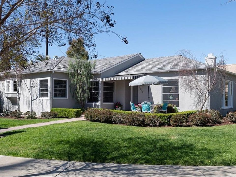 1st image of 2404 N Heliotrope Dr