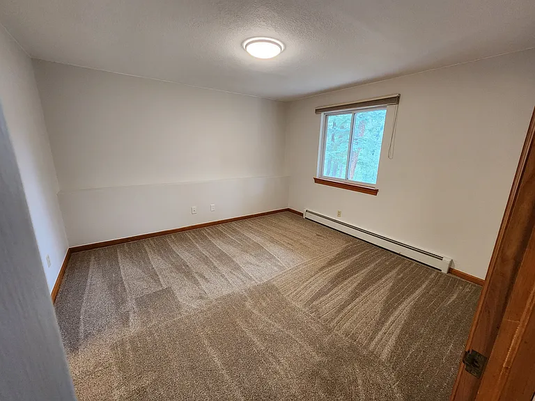 284 Diamond Dr #B — Photo 12