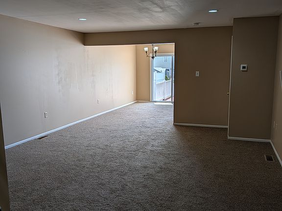 4th image of 1712 Brookstone Dr