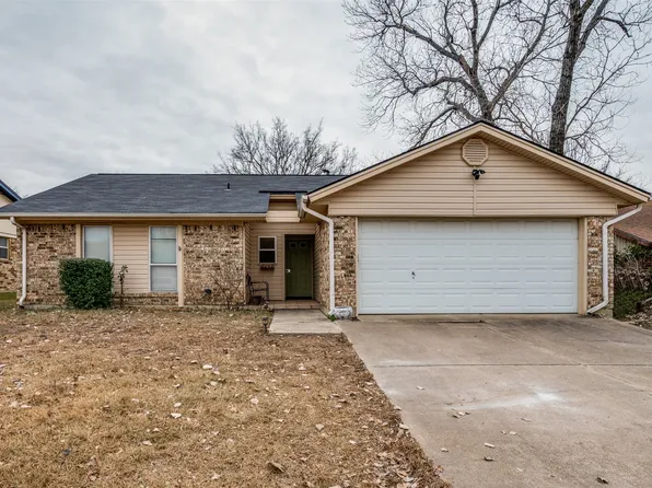 6636 Fair Oaks Dr, Watauga, TX 76148