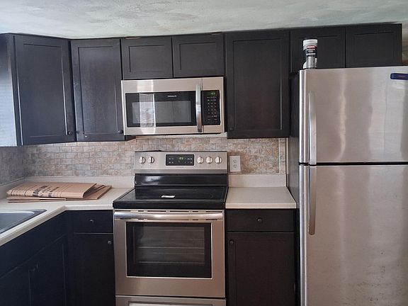 4th image of 170 Iron Gate Cir