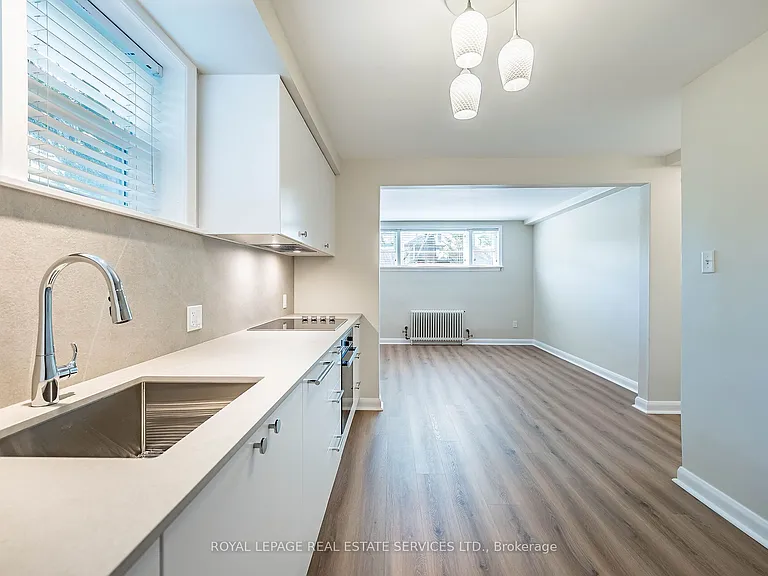 40 Emerald Cres #1 — Photo 13
