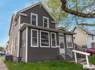 2114 Dixwell St, Davenport, IA 52802