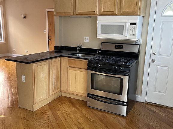 2nd image of 6168 N Wolcott Ave #1