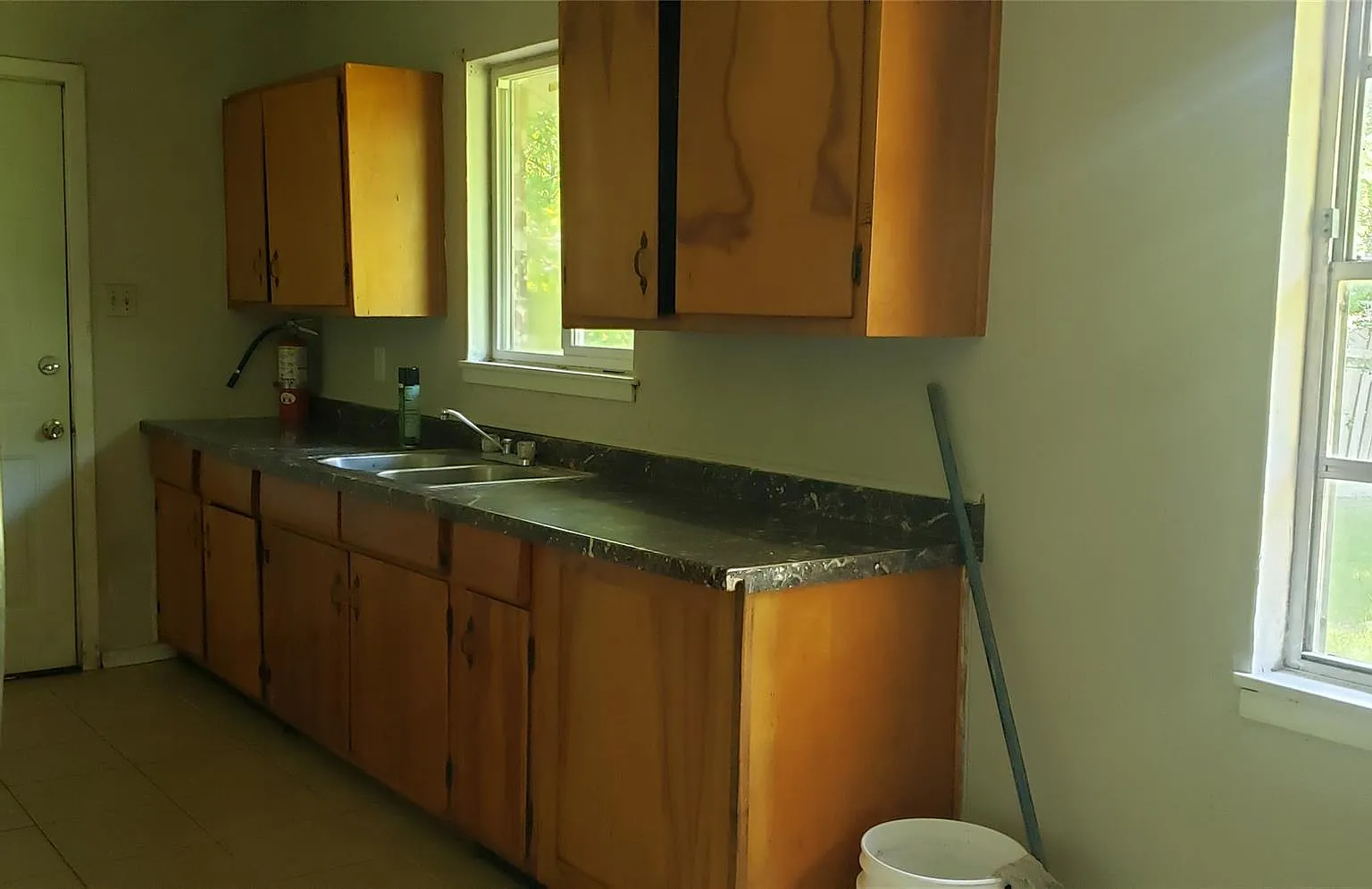 3 bed, 2.0 bath, 1533 sqft, $1,800 — Photo 2