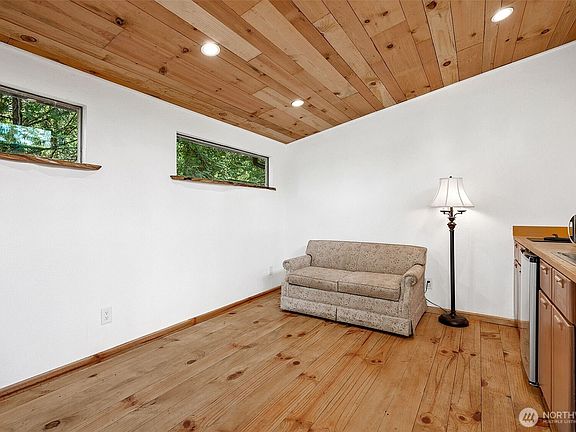 5th image of 1730 Island Drive NW