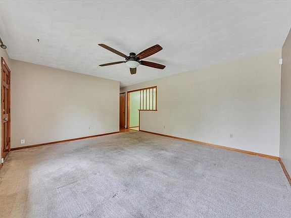 3rd image of 4774 Northwood Dr NW