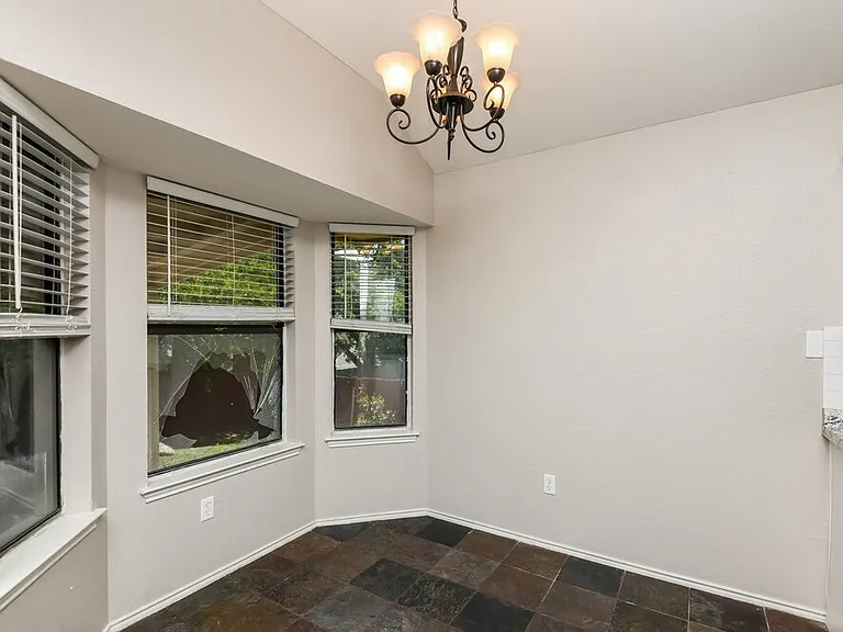 629 Ozark Ave — Photo 5