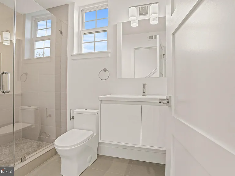150 Fairmount Ave #2 — Photo 6