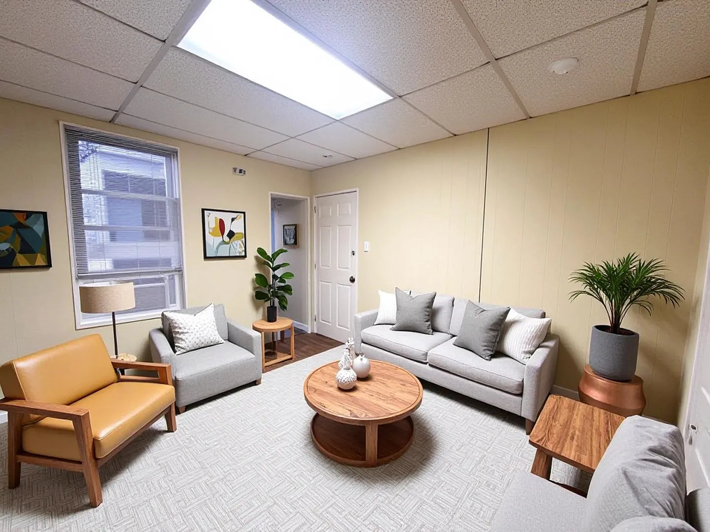 222 E Clay St — Photo 3