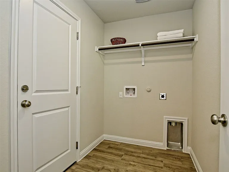 8205 Cottage Rose Dr — Photo 24